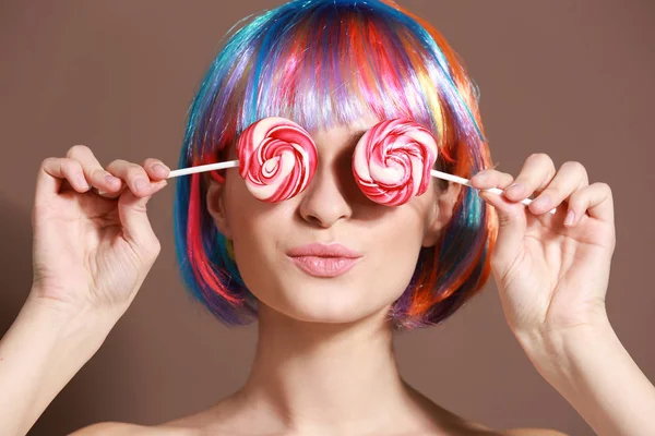 Beautiful Young Woman Sweet Lollipops Wig Color Background — Stock Photo, Image