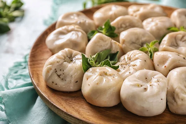 Plaat Met Heerlijke Chinese Dumplings Tafel Close — Stockfoto