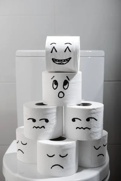 Rolls Paper Funny Drawn Faces Toilet Bowl — Stock Photo, Image