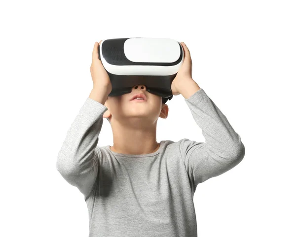 Netter Junge Mit Virtual Reality Brille Auf Weißem Hintergrund — Stockfoto