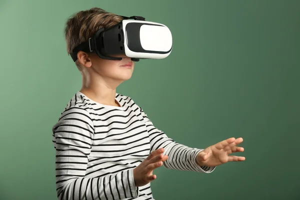 Cute Boy Virtual Reality Glasses Color Background — Stock Photo, Image