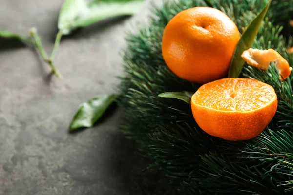 Fir Tree Branches Tasty Juicy Tangerines Grey Background — Stock Photo, Image