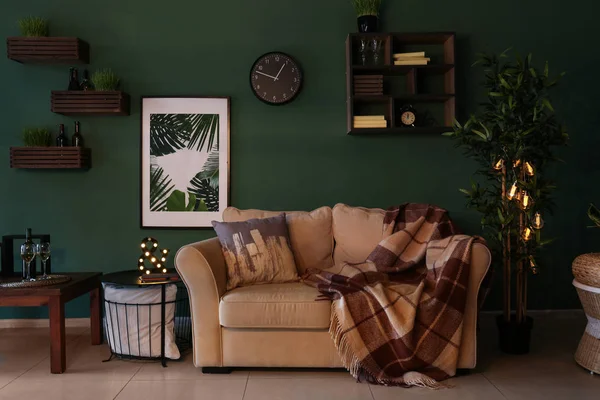 Interieur Des Zimmers Mit Bequemem Sofa — Stockfoto