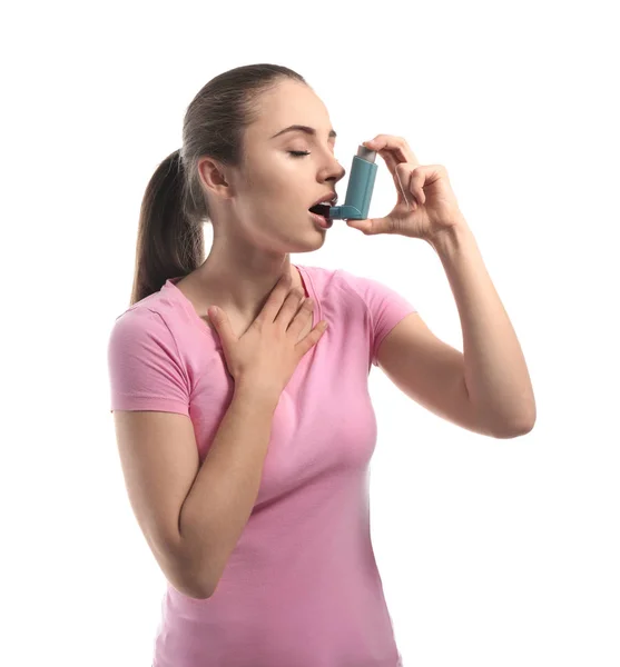 Ung Kvinna Med Inhalator Som Har Astmaattack Vit Bakgrund — Stockfoto