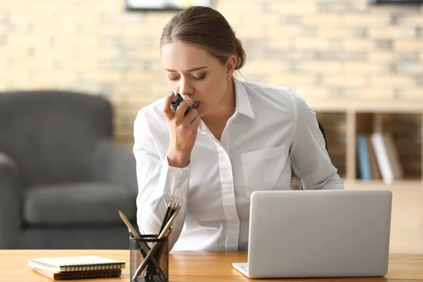 Young Woman Inhaler Having Asthma Attack Office — Stock Photo, Image