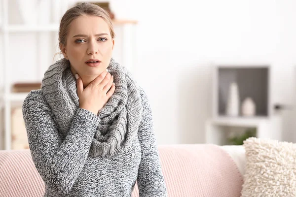 Young Woman Having Asthma Attack Home — Stock Photo, Image