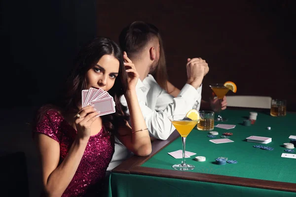 Grupo Personas Jugando Póquer Casino — Foto de Stock