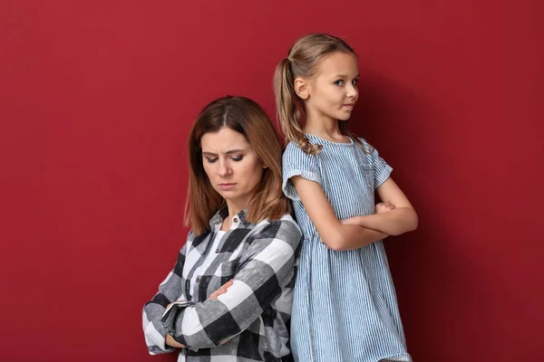 Portrait Mother Daughter Quarrel Color Background — Stock Photo, Image