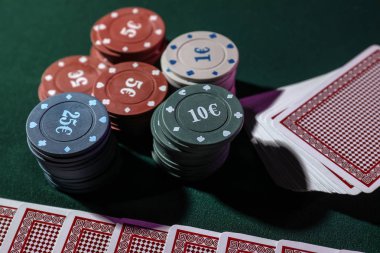 Cips ve casino masa kartları