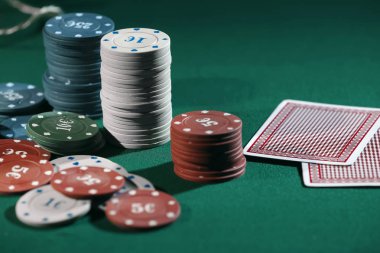 Kartları ve Casino masada çipleri