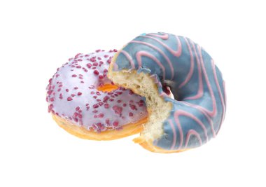 Beyaz arka planda tatlı çörekler