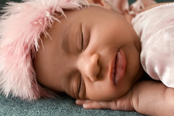 Retrato Pequeno Bebê Afro Americano Adormecido — Fotografia de Stock