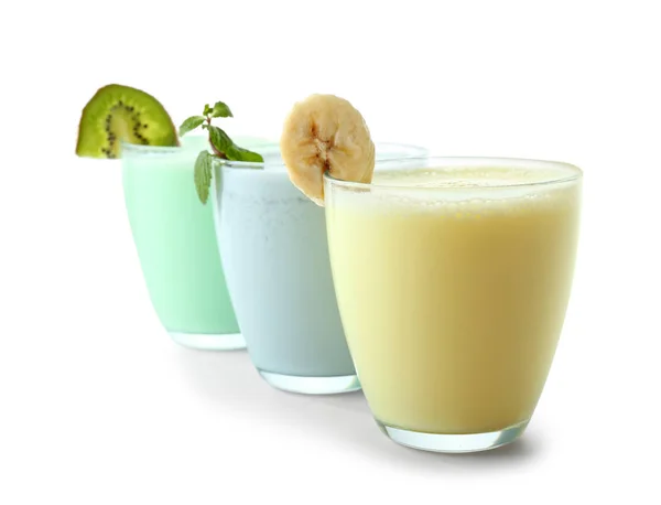 Ποτήρια Γευστικά Milkshakes Λευκό Φόντο — Φωτογραφία Αρχείου