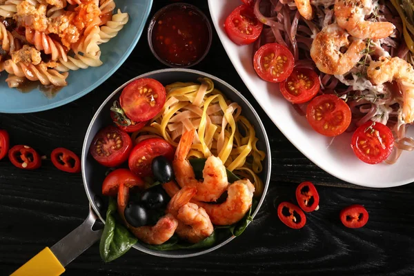 Platen Met Verschillende Pasta Tafel Bovenaanzicht — Stockfoto