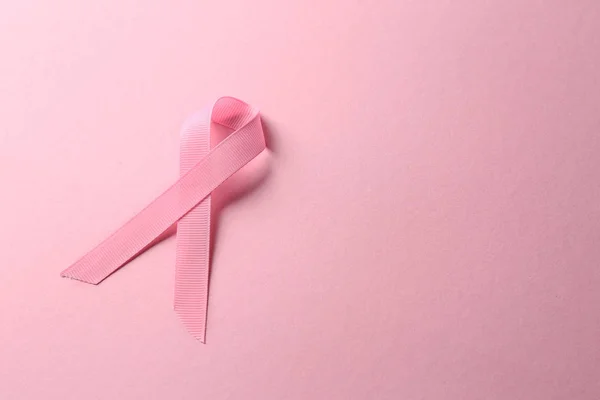 Cinta Rosa Sobre Fondo Color Concepto Conciencia Sobre Cáncer Mama — Foto de Stock