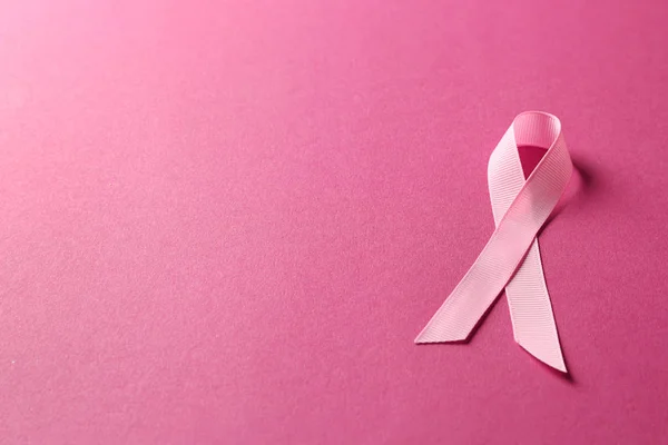 Cinta Rosa Sobre Fondo Color Concepto Conciencia Sobre Cáncer Mama — Foto de Stock