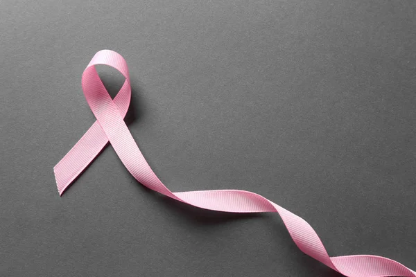 Nastro Rosa Sfondo Grigio Concetto Sensibilizzazione Sul Cancro Seno — Foto Stock