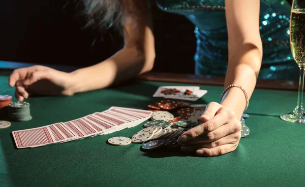 Female Player Table Casino — Stock Photo, Image