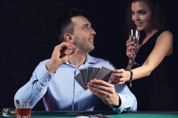 Man His Lady Playing Casino — Stock Photo, Image