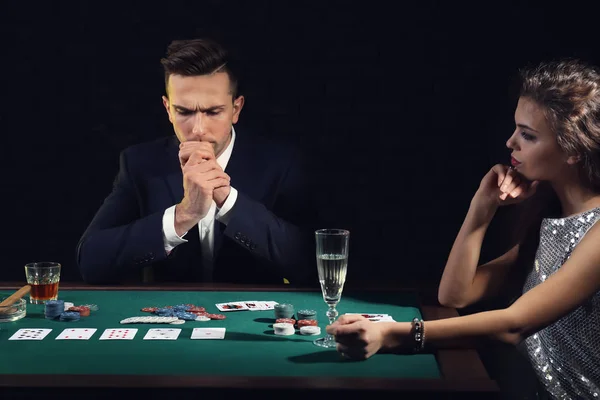 Gente Jugando Las Cartas Casino — Foto de Stock