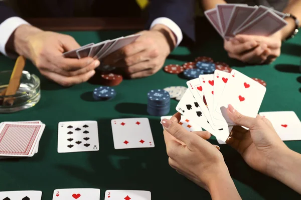 People Playing Cards Casino — Stock Photo, Image