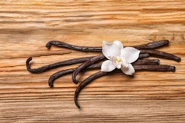 Aromatic Vanilla Sticks Wooden Background — Stock Photo, Image