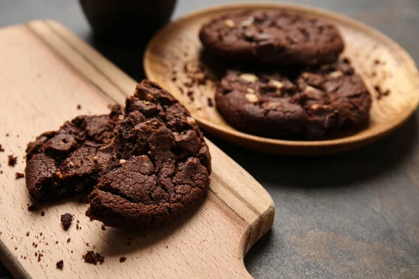 Tasty Chocolate Cookie Wooden Board — Stock Photo, Image