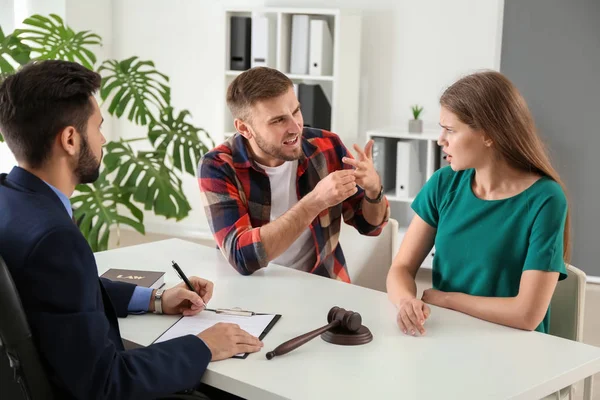 Young Emotional Couple Visiting Divorce Lawyer Office — Stock Photo, Image