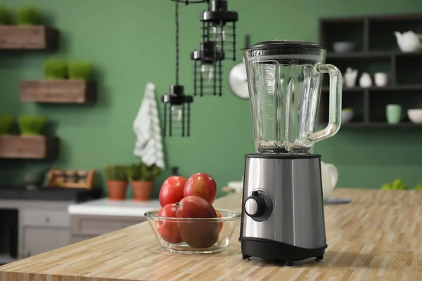 Blender Modern Dengan Mangga Segar Meja Kayu Dapur — Stok Foto