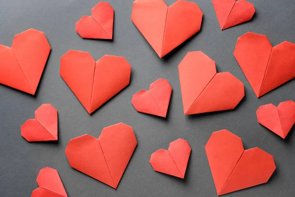 Origami Herzen Auf Dunklem Hintergrund — Stockfoto