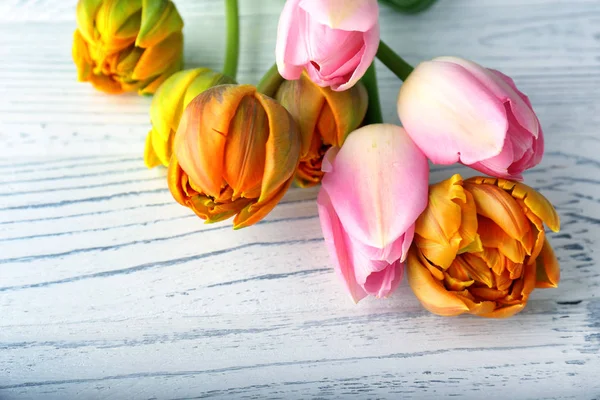 Beautiful Tulips White Wooden Background — Stock Photo, Image