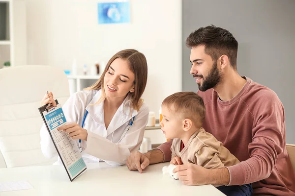 Young Father His Little Son Visiting Doctor Clinic — Stock Photo, Image