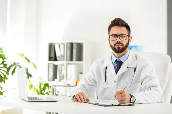 Portrait Handsome Male Doctor Clinic — Stock Photo, Image
