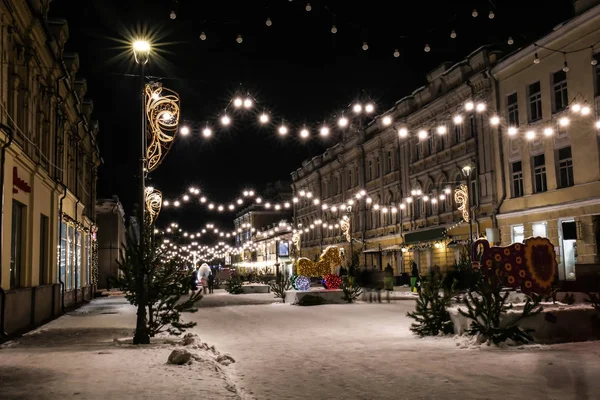 Prachtig Ingericht Voor Christmas Celebration Straat Stad Bij Nacht — Stockfoto