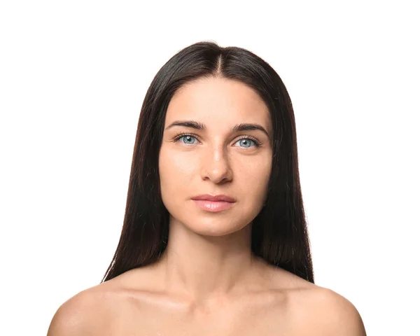 Porträtt Vacker Ung Kvinna Med Naturlig Makeup Vit Bakgrund — Stockfoto