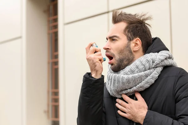 Young Man Inhaler Having Asthma Attack Outdoors — Stock Photo, Image