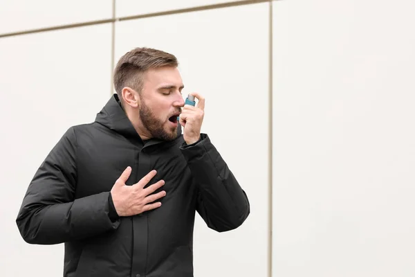 Young Man Inhaler Having Asthma Attack Outdoors — Stock Photo, Image