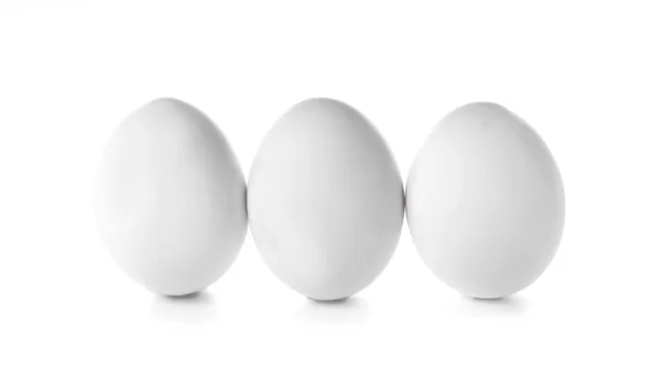 Ovos Crus Frescos Sobre Fundo Branco — Fotografia de Stock