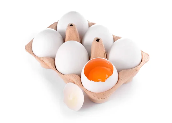 Frisse Raw Eieren Witte Achtergrond — Stockfoto