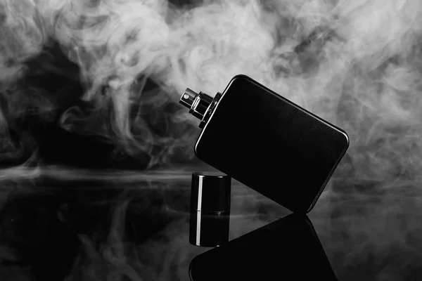 Bottle Perfume Smoke Dark Background — Stock Photo, Image