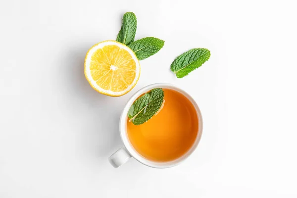 Чашка Гарячого Чаю Яти Лимона Білому Тлі — стокове фото