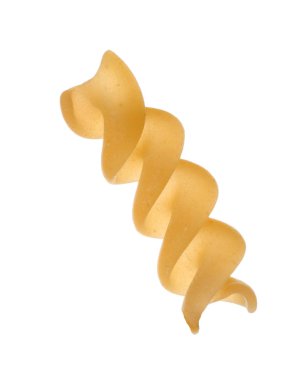 Beyaz arka plan üzerinde ham Düdük makarna