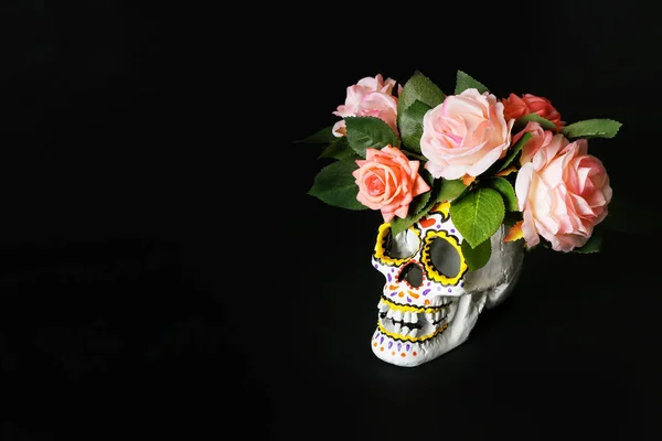 Menselijke Schedel Met Bloemen Voor Mexico Dag Van Doden Donkere — Stockfoto