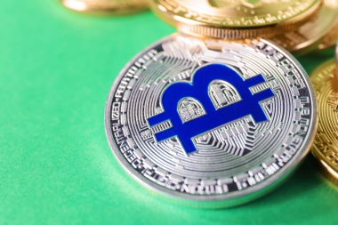 Bitcoins renk arka plan, closeup üzerinde