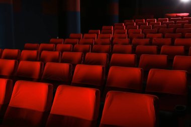 Rahat sandalye ile boş sinema
