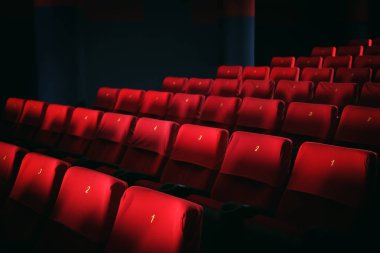Rahat sandalye ile boş sinema