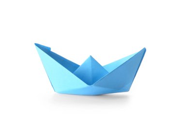 Beyaz arka plan üzerinde Origami tekne