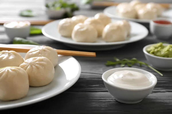 Plate Tasty Chinese Dumplings Sauce Table Closeup — Stock Photo, Image