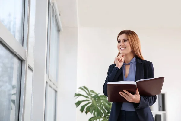 Beautiful Female Lawyer Book Office — Stock Photo, Image