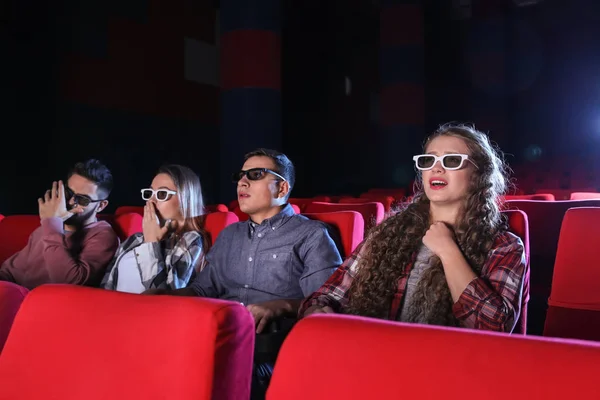 Amigos Viendo Películas Cine — Foto de Stock